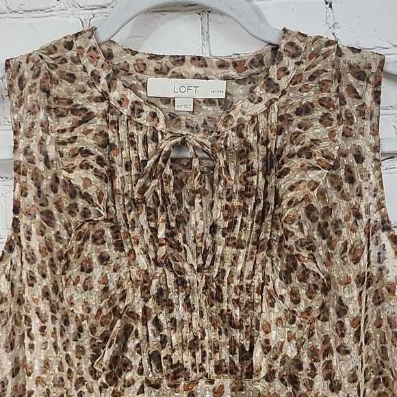 LOFT Petites Cheetah Print Swiss Dot Sheer Sleeveless Blouse Ruffle Pleated Top - Picture 2 of 12